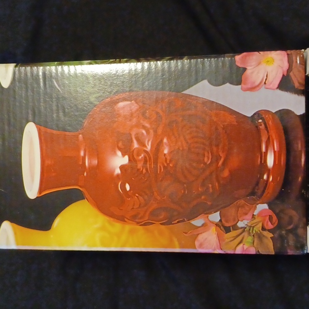 Vintage 1981 Avon Fragranced Vase